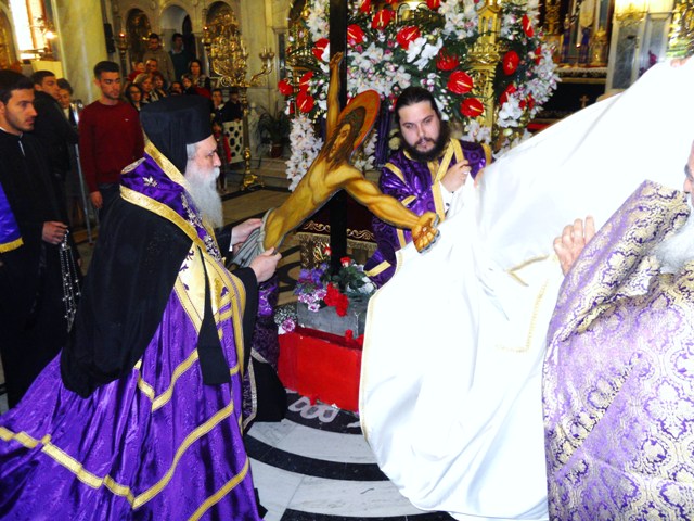 Σε συγκινησιακό κλίμα ο Εσπερινός της Αποκαθηλώσεως στον Ι.Ν Οσίου Νίκωνος Σπάρτης